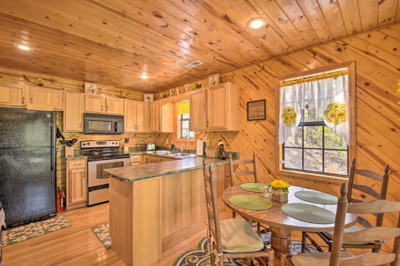 Cozy Hiawassee Cabin With Fire Pit And Mtn Views! Extérieur photo