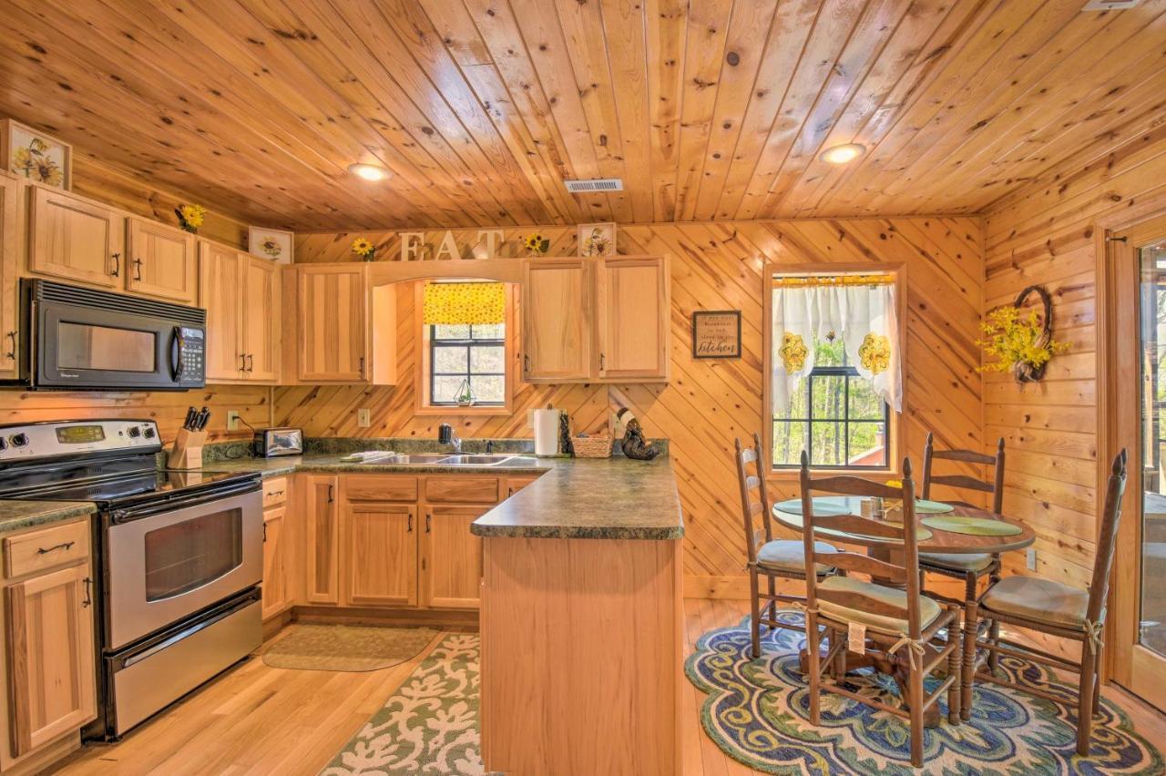Cozy Hiawassee Cabin With Fire Pit And Mtn Views! Extérieur photo
