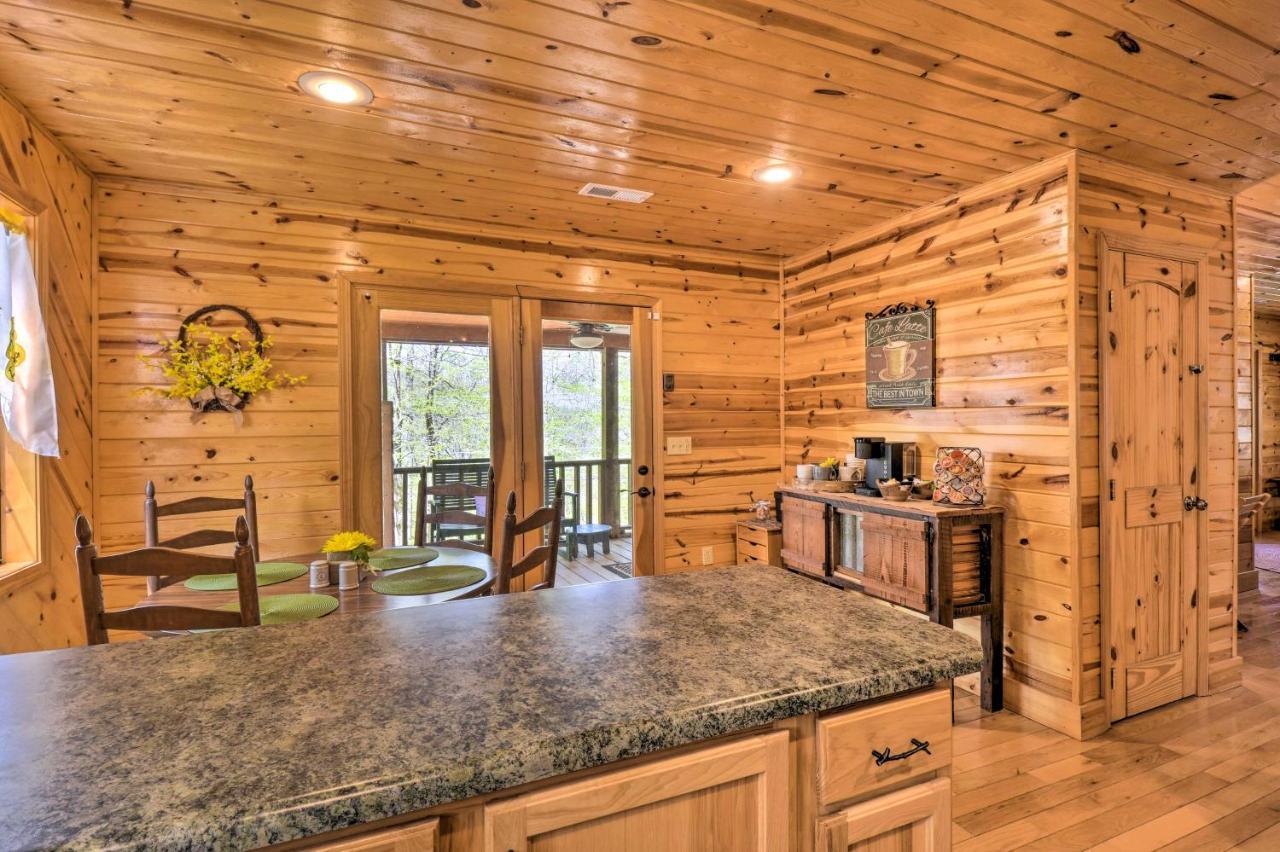 Cozy Hiawassee Cabin With Fire Pit And Mtn Views! Extérieur photo